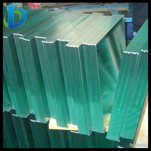 深圳市诚隆钢化玻璃厂专业加工生产各类钢化玻璃,产品广泛应用于